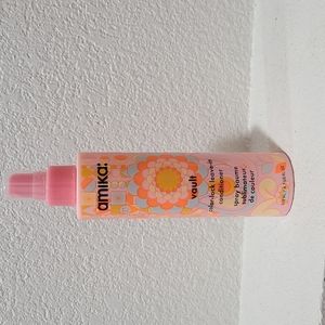 Amika Vault Color Lock Leave in Conditioner
